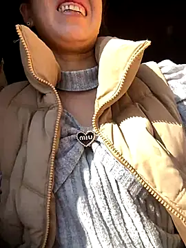 Huong-Ly online show from November 28, 1:41 am