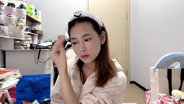 Snapshot of Ann-cookie chatting on May 14, 3:19 pm Ann-cookie online show from May 14, 3:19 pm