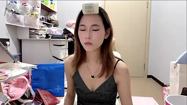 Snapshot of Ann-cookie chatting on May 22, 4:34 pm Ann-cookie online show from May 22, 4:34 pm