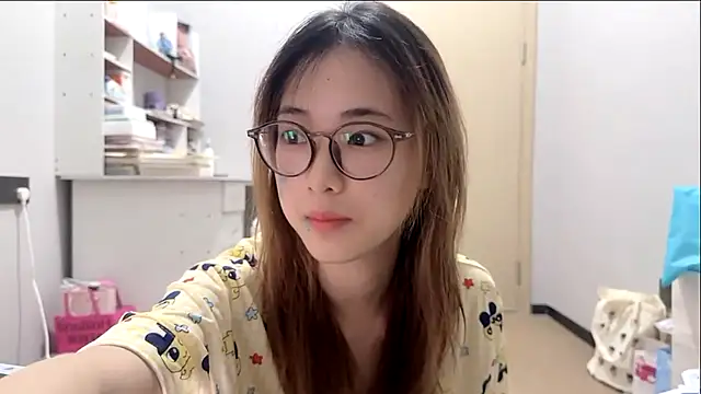 Snapshot of Ann-cookie chatting on July 3, 4:13 pm Ann-cookie online show from July 3, 4:13 pm