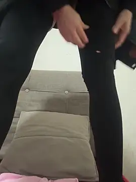 crhong666 online show from February 3, 12:42 am