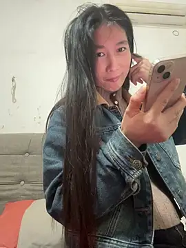 Snapshot of crhong666 chatting on March 24, 12:37 am crhong666 online show from March 24, 12:37 am