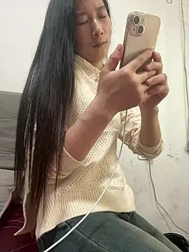Snapshot of crhong666 chatting on April 9, 12:43 am crhong666 online show from April 9, 12:43 am