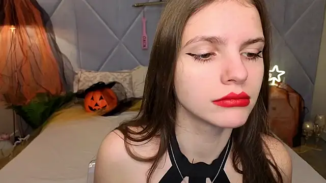 Snapshot of PussyOnLuck chatting on October 24, 7:05 am PussyOnLuck online show from October 24, 7:05 am