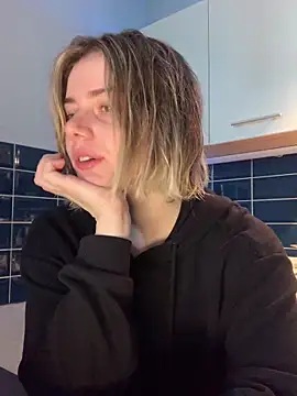 Snapshot of Rainbow_W chatting on October 10, 5:50 am Rainbow W online show from October 10, 5:50 am