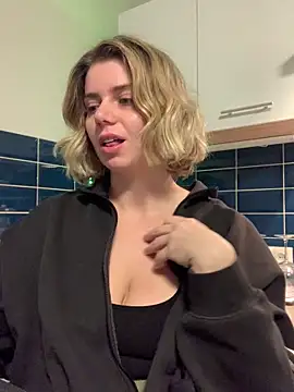 Snapshot of Rainbow_W chatting on October 10, 7:46 pm Rainbow W online show from October 10, 7:46 pm