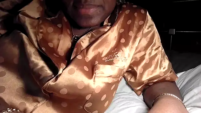 Snapshot of Curvy_AfricanQuinn chatting on March 13, 10:27 pm Curvy AfricanQuinn online show from March 13, 10:27 pm