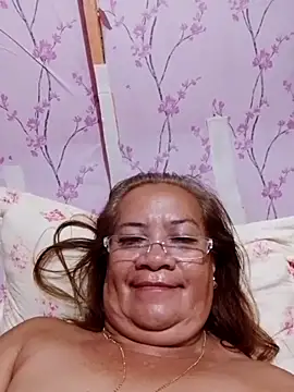 vickyhot1966 online show from December 16, 7:41 pm