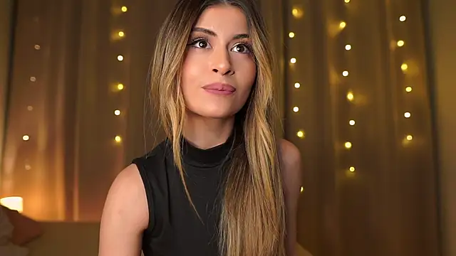 Snapshot of GeorginaHarn chatting on December 2, 2:12 pm GeorginaHarn online show from December 2, 2:12 pm