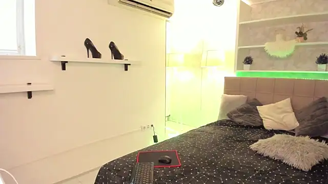 Snapshot of IsabelKiss chatting on October 29, 6:26 am IsabelKiss online show from October 29, 6:26 am