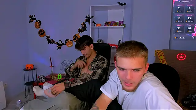 Snapshot of aron_black_ chatting on October 18, 8:20 pm aron black  online show from October 18, 8:20 pm