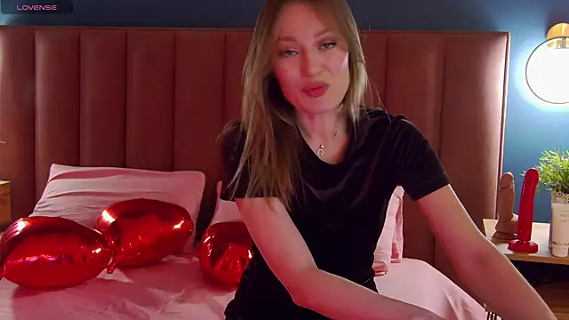 EvelynPoole online show from February 19, 1:34 am