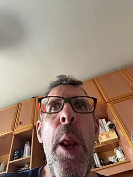 gigolobcn online show from May 1, 3:05 pm