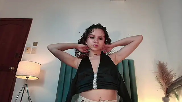Snapshot of AelinDuvalier chatting on September 16, 6:20 pm AelinDuvalier online show from September 16, 6:20 pm