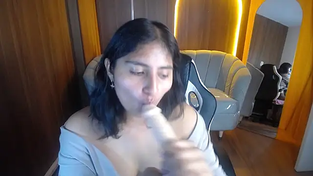 Snapshot of Gumball_b chatting on November 16, 3:12 am Gumball b online show from November 16, 3:12 am