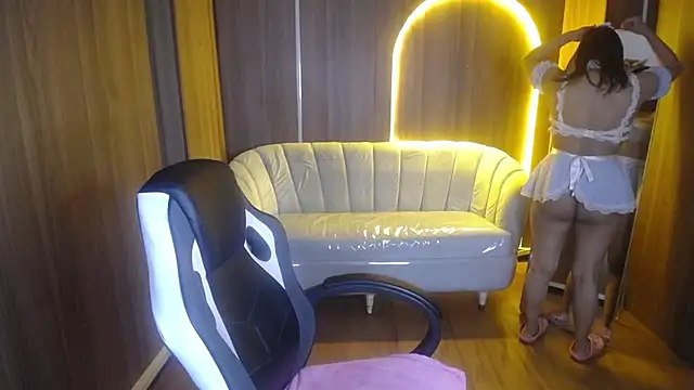 Snapshot of Gumball_b chatting on November 19, 3:06 am Gumball b online show from November 19, 3:06 am