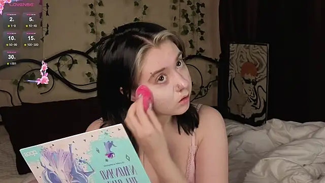 Snapshot of IrisSoCute chatting on December 19, 7:04 am IrisSoCute online show from December 19, 7:04 am