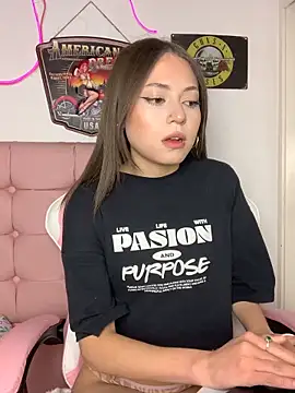 PrettyAmber online show from February 24, 8:40 pm