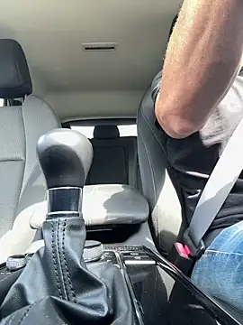 Axl hot online show from September 12, 1:00 pm