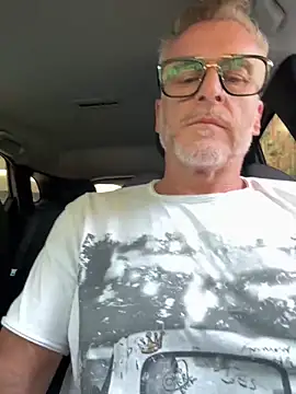 Axl hot online show from June 17, 2:07 pm
