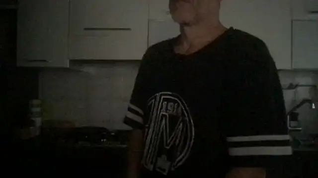Axl hot online show from June 24, 4:28 pm