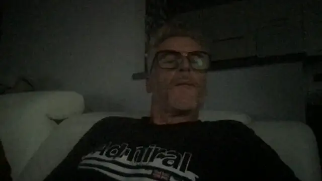 Axl hot online show from July 3, 7:20 pm