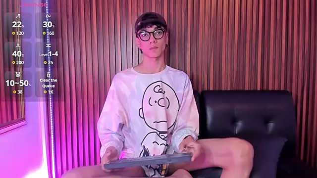 Snapshot of Phillicious__ chatting on January 15, 12:04 am Phillicious online show from January 15, 12:04 am