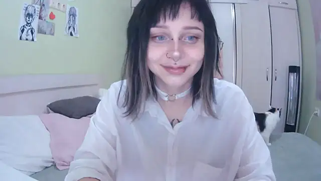 Snapshot of SineKiraReal chatting on September 26, 10:30 am SineKiraReal online show from September 26, 10:30 am