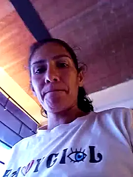 Snapshot of gattycahot chatting on December 17, 3:07 pm gattycahot online show from December 17, 3:07 pm