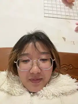 sisi-maiden online show from February 19, 1:40 pm