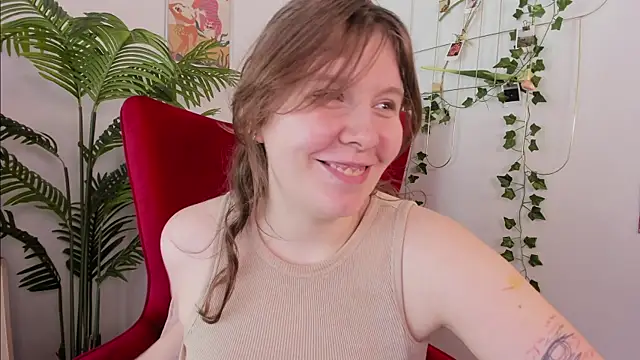 Snapshot of Sense_Of_Rosemary chatting on May 16, 10:36 am Sense Of Rosemary online show from May 16, 10:36 am