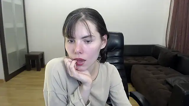 AmelieReve online show from October 21, 3:57 pm