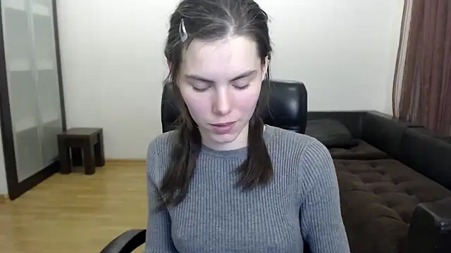 AmelieReve online show from October 28, 5:15 pm