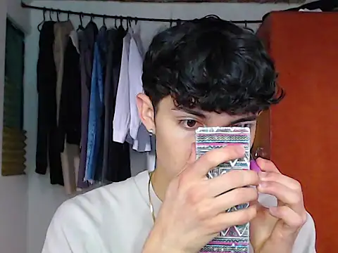 Snapshot of john_vichenso chatting on September 8, 9:14 pm john vichenso online show from September 8, 9:14 pm