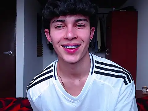 Snapshot of john_vichenso chatting on September 16, 7:15 pm john vichenso online show from September 16, 7:15 pm