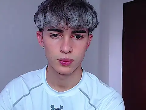 Snapshot of john_vichenso chatting on October 8, 9:01 pm john vichenso online show from October 8, 9:01 pm