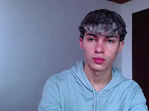 Snapshot of john_vichenso chatting on October 19, 4:51 pm john vichenso online show from October 19, 4:51 pm