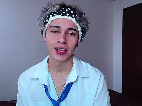 Snapshot of john_vichenso chatting on October 31, 9:38 pm john vichenso online show from October 31, 9:38 pm