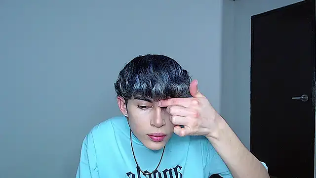 Snapshot of john_vichenso chatting on November 11, 10:32 pm john vichenso online show from November 11, 10:32 pm