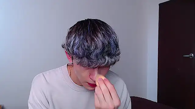 Snapshot of john_vichenso chatting on November 18, 9:08 pm john vichenso online show from November 18, 9:08 pm