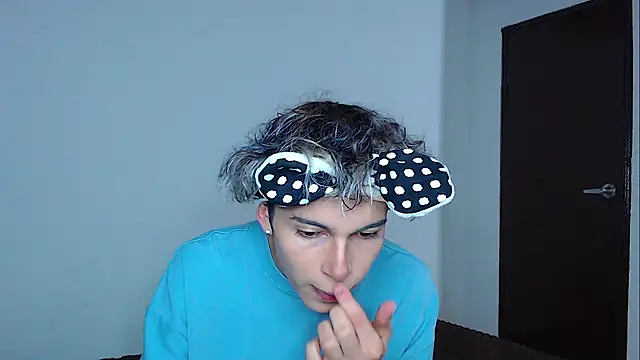 Snapshot of john_vichenso chatting on November 27, 9:50 pm john vichenso online show from November 27, 9:50 pm