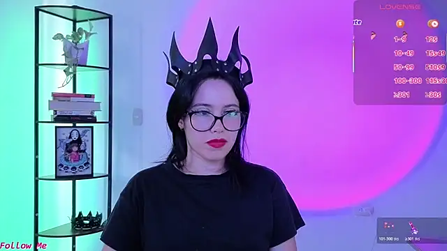 girldom online show from March 7, 9:12 pm