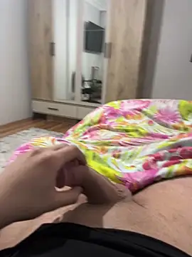 Erenn9972 online show from December 20, 10:06 pm