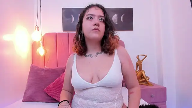 Snapshot of Niaa_Stark chatting on April 17, 3:31 am Niaa Stark online show from April 17, 3:31 am