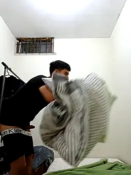 Snapshot of giudich1 chatting on September 30, 12:04 am giudich1 online show from September 30, 12:04 am