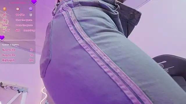 ZURY TAY online show from February 16, 11:50 am