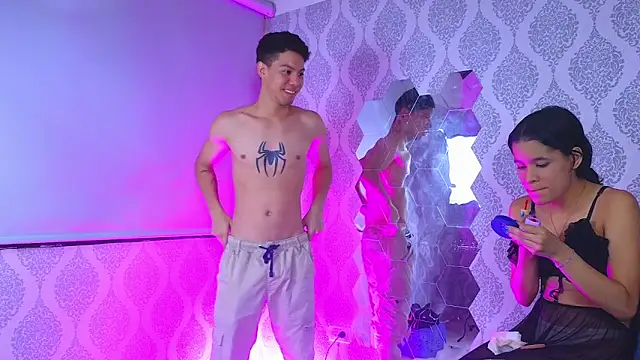 Snapshot of Twink_sensationx chatting on October 13, 1:22 pm Twink sensationx online show from October 13, 1:22 pm
