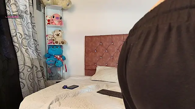 Snapshot of azul_honey chatting on July 8, 6:34 pm azul honey online show from July 8, 6:34 pm