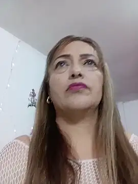 Snapshot of Lady_16 chatting on December 17, 3:45 am Lady 16 online show from December 17, 3:45 am