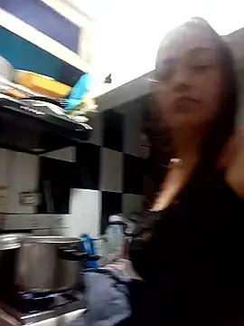 Snapshot of Lady_16 chatting on January 11, 8:47 pm Lady 16 online show from January 11, 8:47 pm